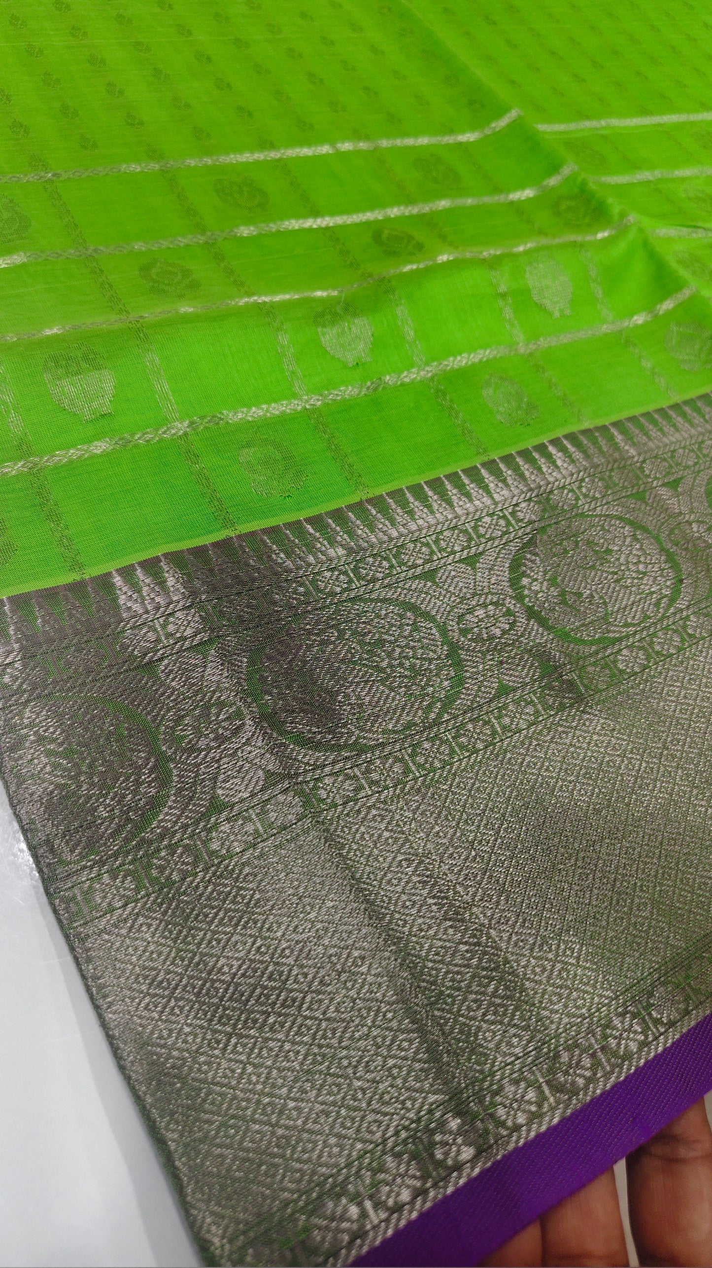 Parrot Green Pure Handloom Mangalagiri Pattu Saree with Purple Silver Kanchi Border